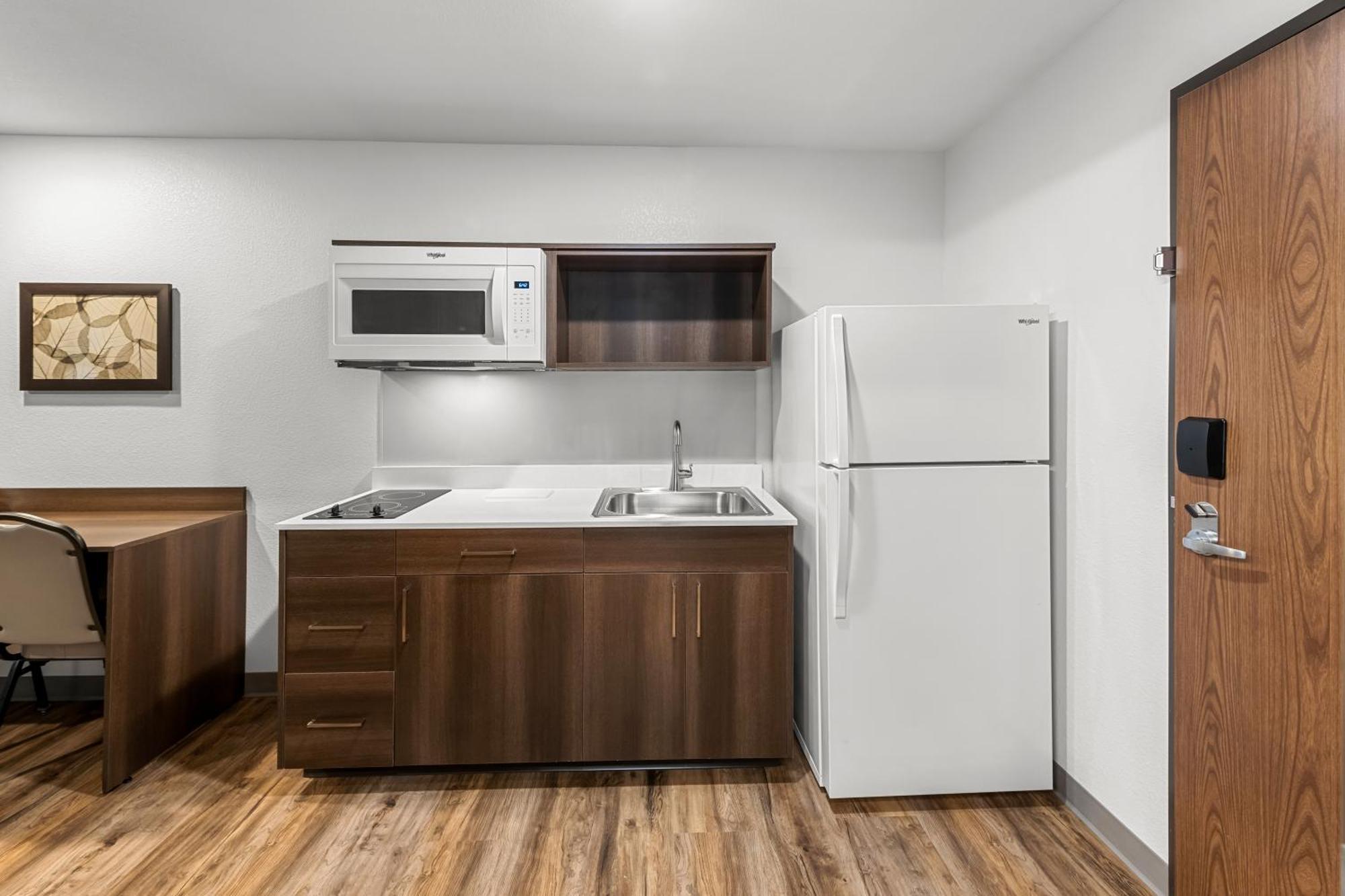 Woodspring Suites Kansas City Airport Zewnętrze zdjęcie