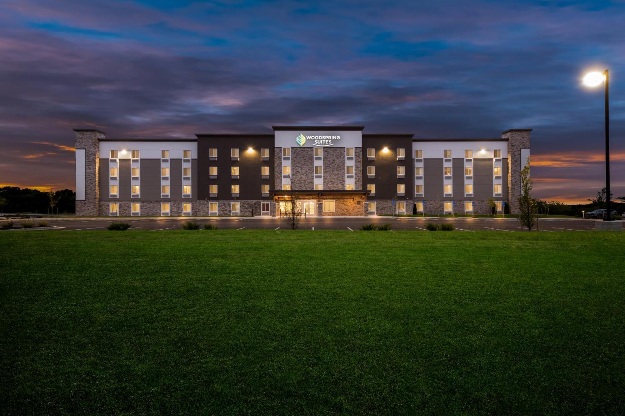 Woodspring Suites Kansas City Airport Zewnętrze zdjęcie