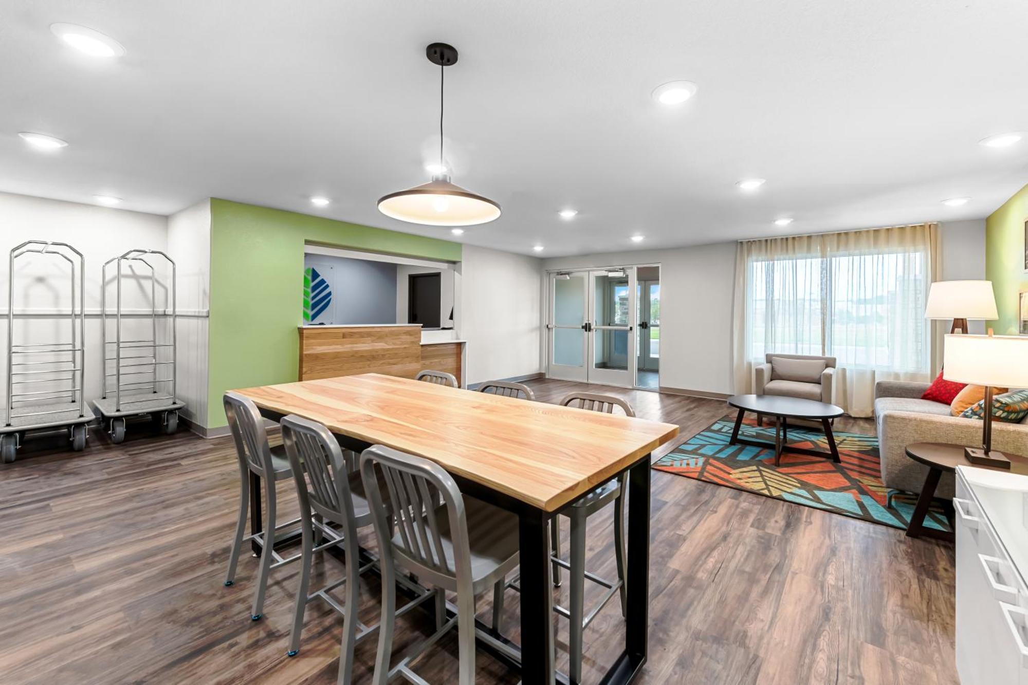 Woodspring Suites Kansas City Airport Zewnętrze zdjęcie